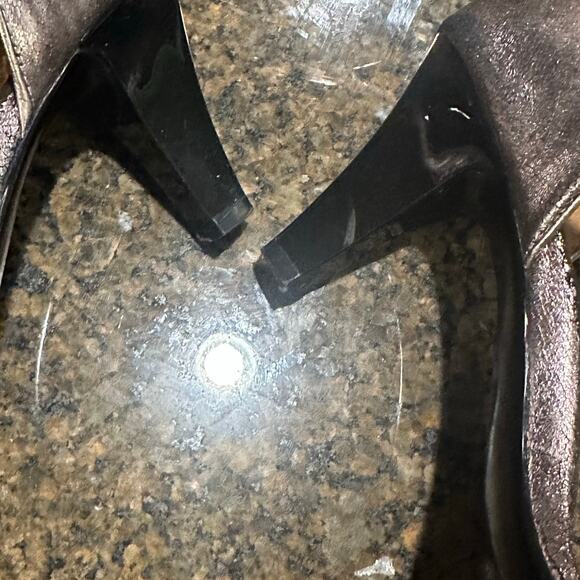 Sofft Pewter Silver Metallic T-Strap Peep Toe Heels - 8.5 Elegant Comfort Dressy - Picture 3 of 9